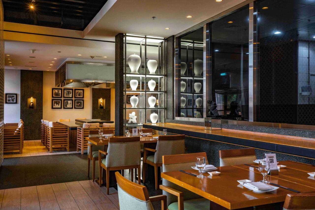 Amwaj Rotana, Jumeirah Beach - Dubai Exterior photo The interior of the restaurant