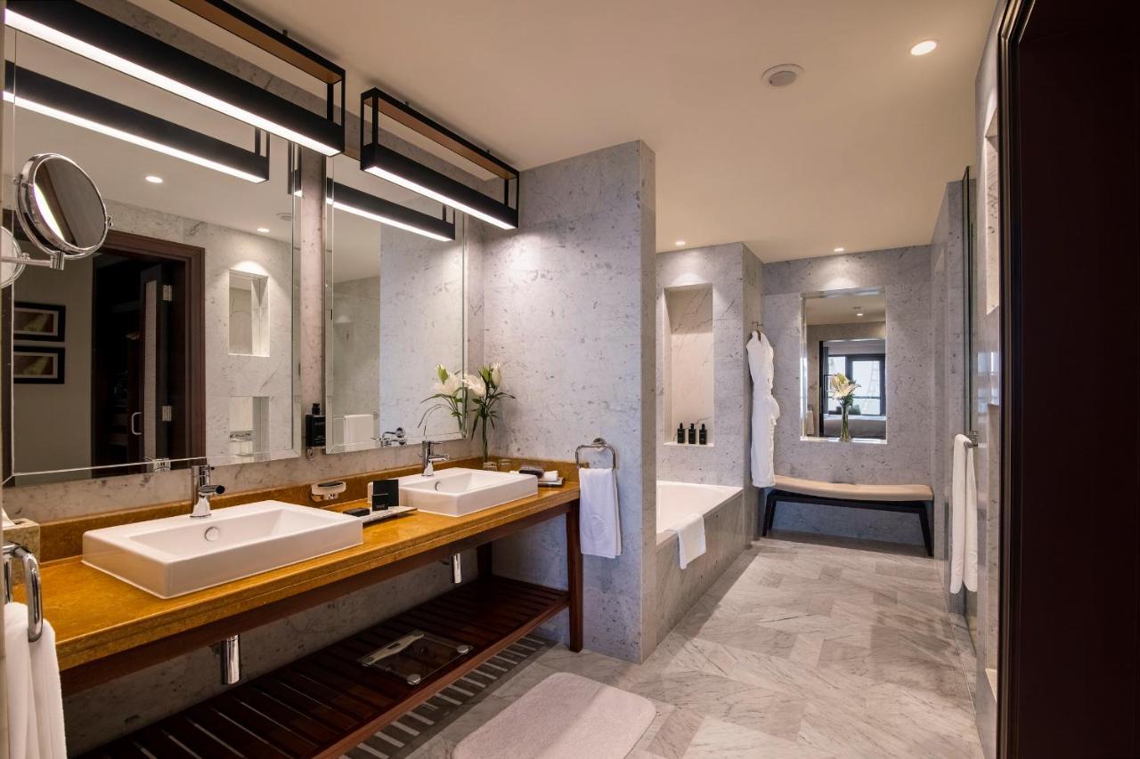 Amwaj Rotana, Jumeirah Beach - Dubai Exterior photo Bathroom