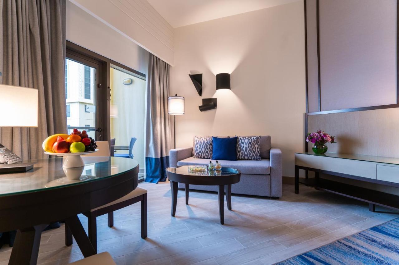 Amwaj Rotana, Jumeirah Beach - Dubai Exterior photo A suite at the hotel