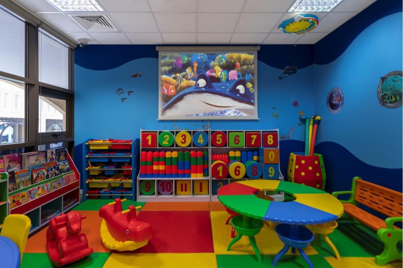 Amwaj Rotana, Jumeirah Beach - Dubai Exterior photo A children's waiting room at a hospital