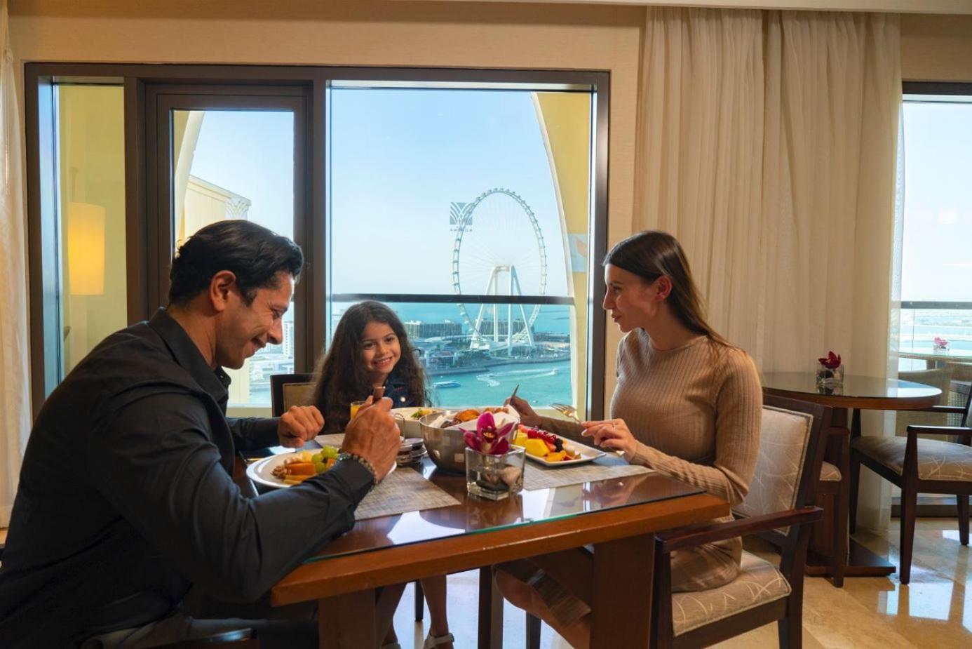 Amwaj Rotana, Jumeirah Beach - Dubai Exterior photo Family dining at Jumeirah Atlantis