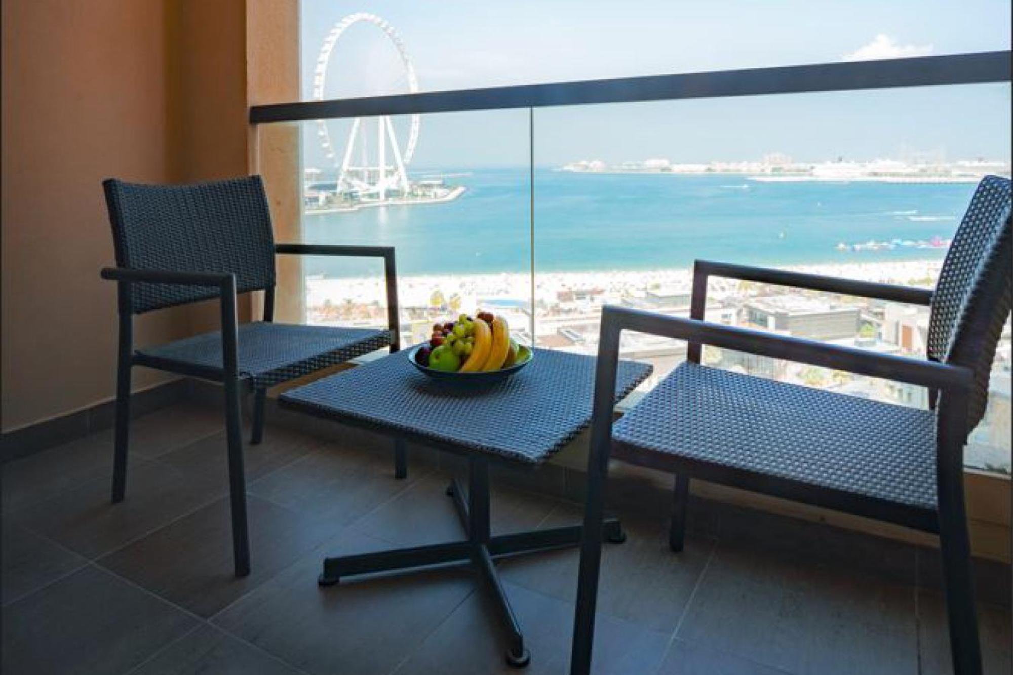 Amwaj Rotana, Jumeirah Beach - Dubai Exterior photo A balcony at the hotel